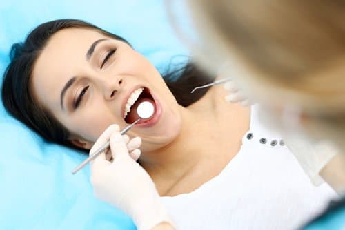 Soins dentaires adultes - Cliniques dentaires Bailli et Verbist à Bruxelles